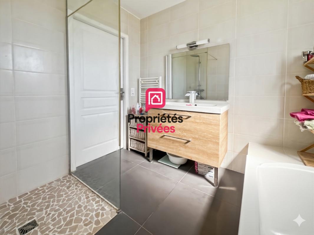 AUROS Maison plain-pied 2017 - 128 m² - 3 chambres - jardin et calme 11