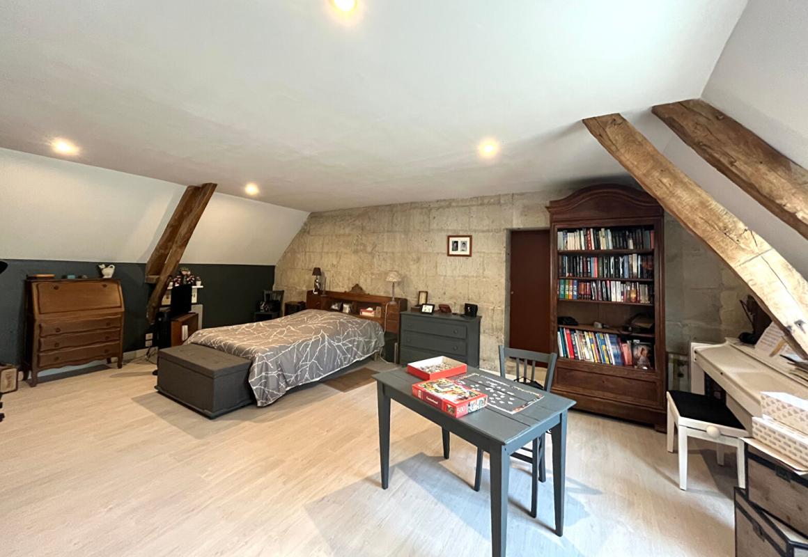 TROSLY-BREUIL Maison  Longère de 7 pièce(s) 198 m2 -Terrain 868 m² - Dépendances 12