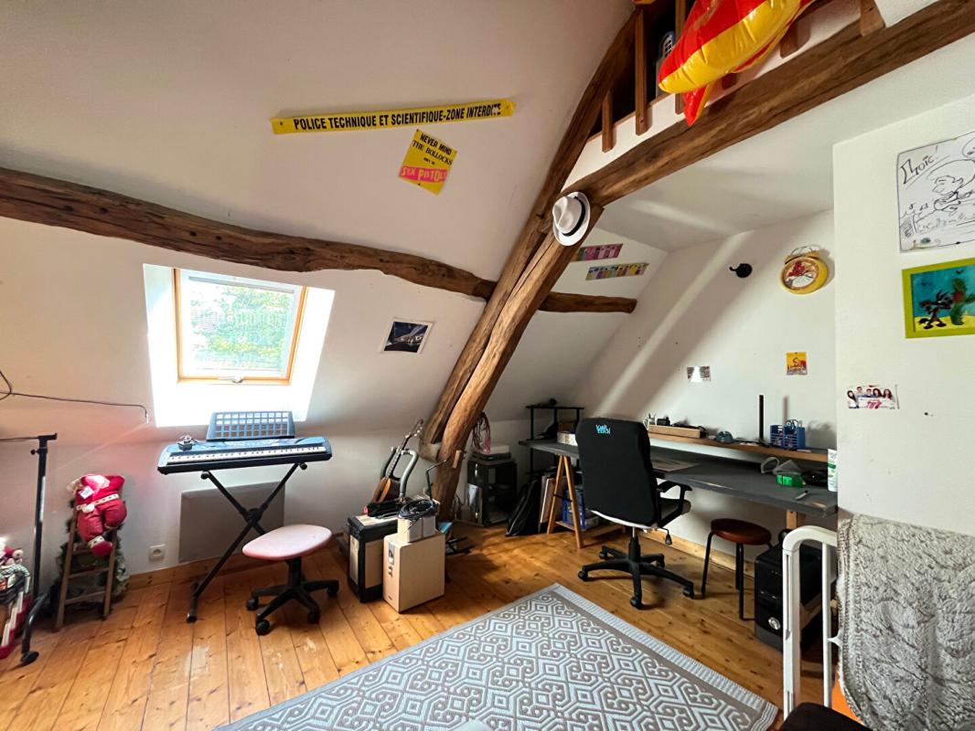 TROSLY-BREUIL Maison  Longère de 7 pièce(s) 198 m2 -Terrain 868 m² - Dépendances 16