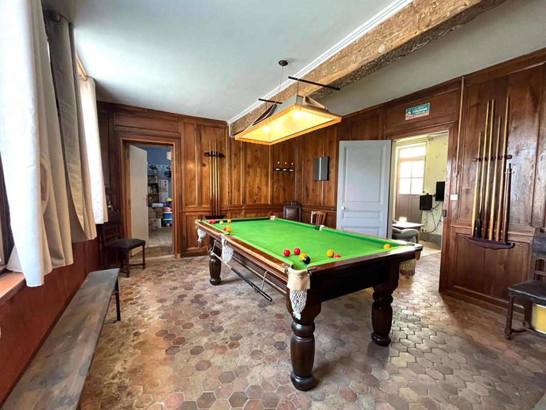 TROSLY-BREUIL Maison  Longère de 7 pièce(s) 198 m2 -Terrain 868 m² - Dépendances 5