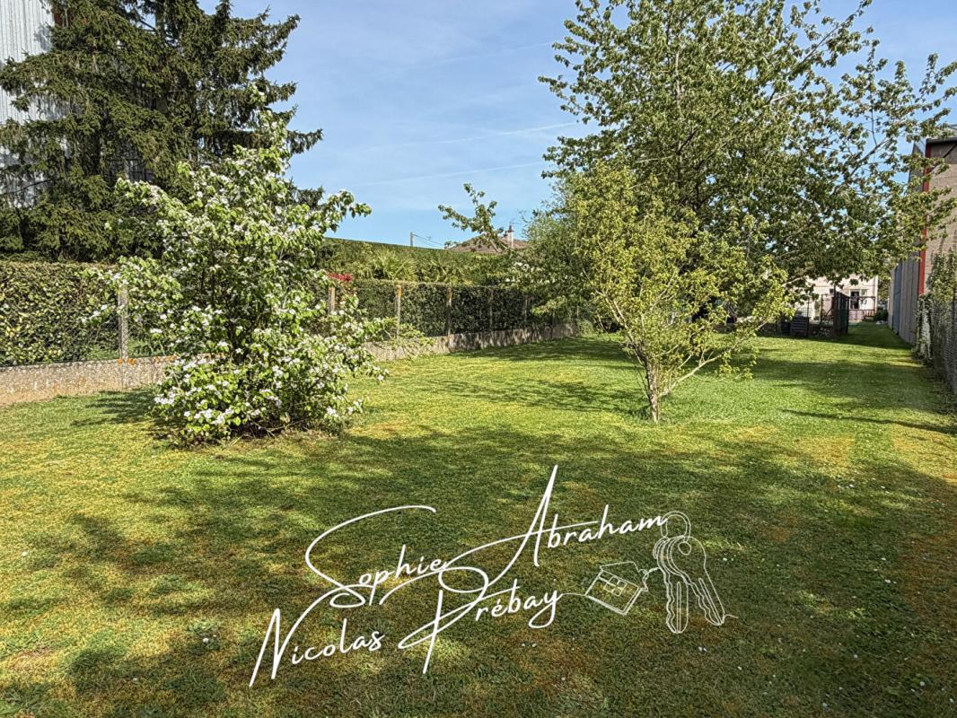 JANVILLE Maison familiale, 4 chambres avec grand terrain. Commerces et écoles sur place ! 2