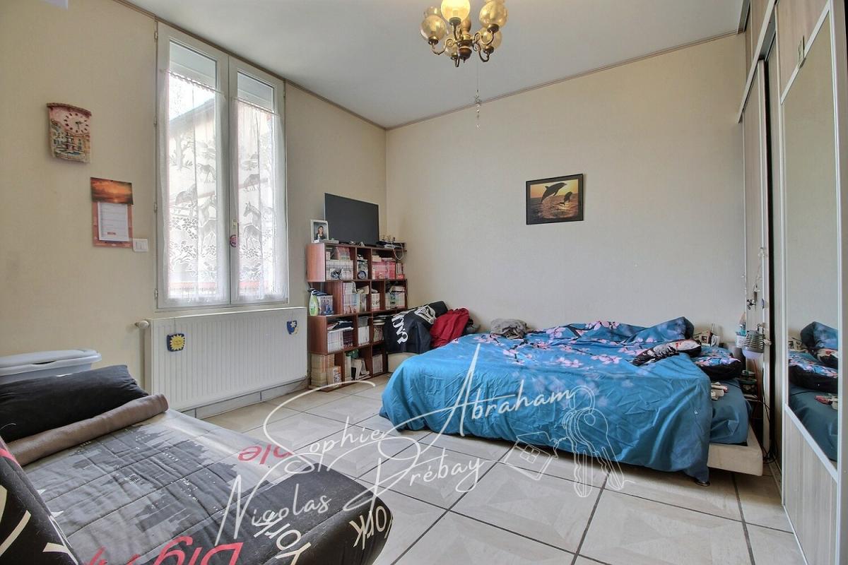 JANVILLE Maison familiale, 4 chambres avec grand terrain. Commerces et écoles sur place ! 6