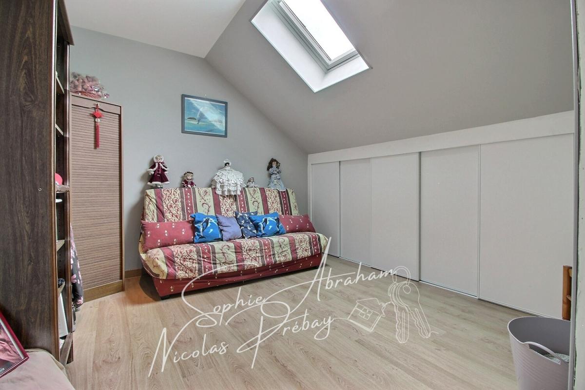 JANVILLE Maison familiale, 4 chambres avec grand terrain. Commerces et écoles sur place ! 8