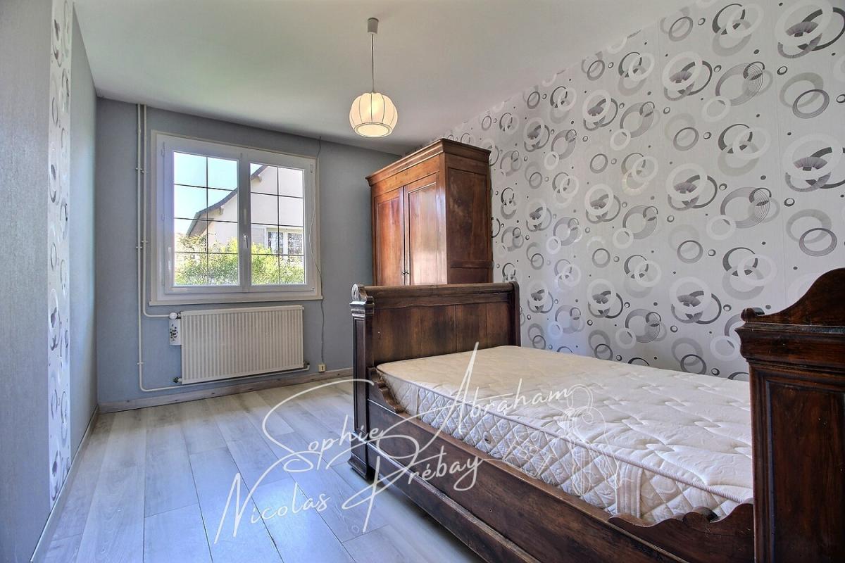 TOURY Maison de 7 pièces, 5 chambres, garage et jardin. Proche des écoles et des commerces ! 5