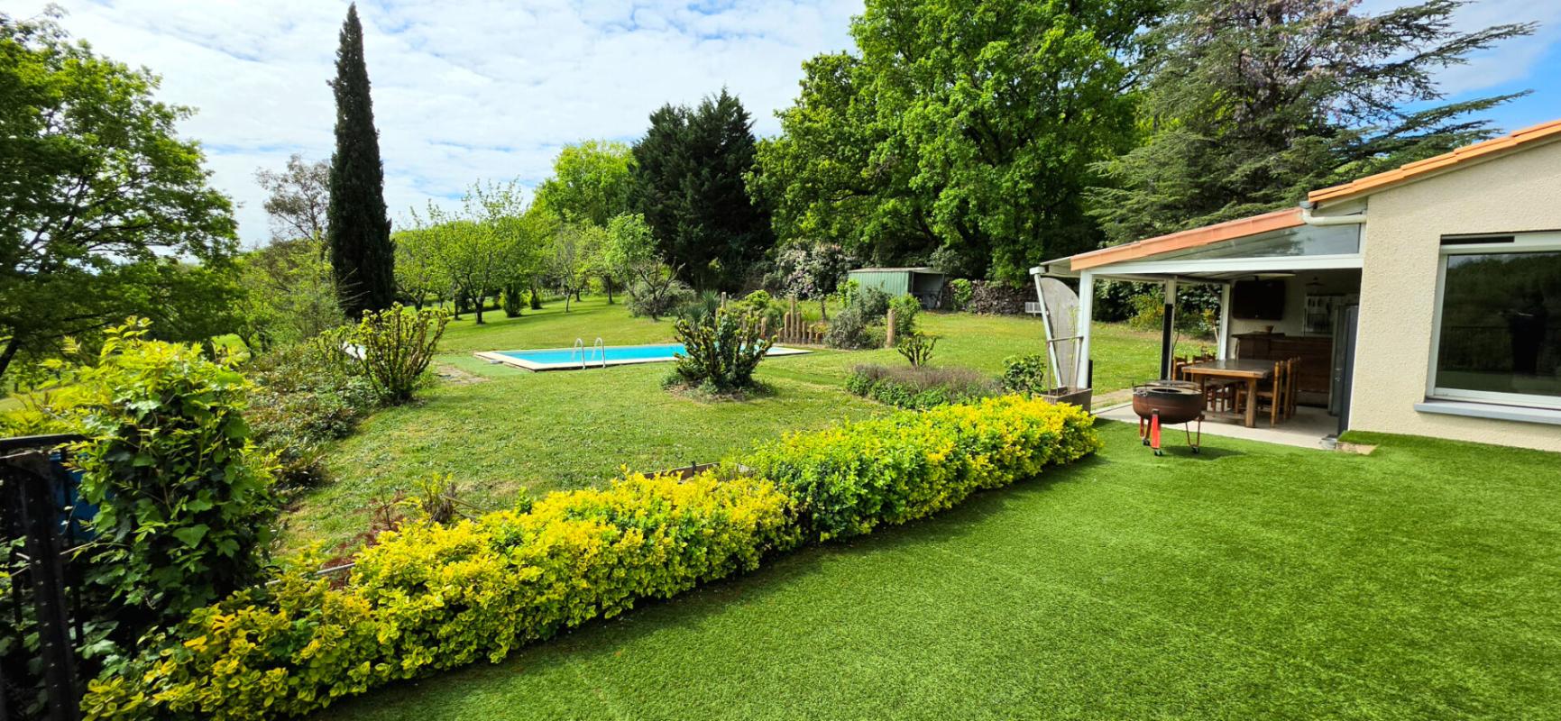 RIBERAC Maison avec sous sol parc et piscine 2