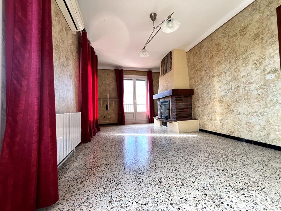 PEZILLA-LA-RIVIERE Charmante maison familiale en R+1 de 130 m² sur un terrain 3 faces de 310 m², possibilité de conserver 2 appartements 12