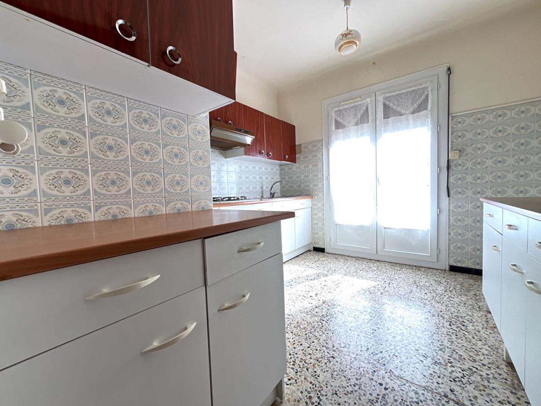 PEZILLA-LA-RIVIERE Charmante maison familiale en R+1 de 130 m² sur un terrain 3 faces de 310 m², possibilité de conserver 2 appartements 13