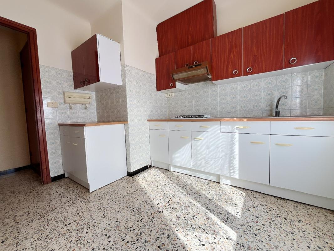 PEZILLA-LA-RIVIERE Charmante maison familiale en R+1 de 130 m² sur un terrain 3 faces de 310 m², possibilité de conserver 2 appartements 14