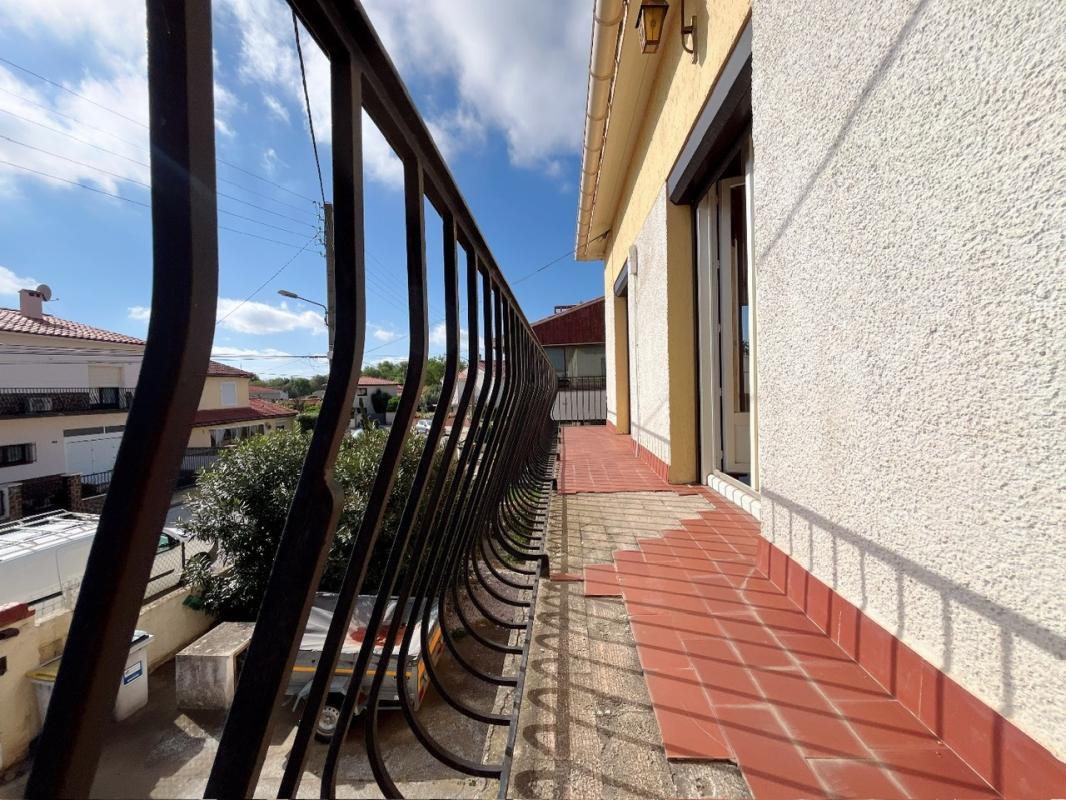 PEZILLA-LA-RIVIERE Charmante maison familiale en R+1 de 130 m² sur un terrain 3 faces de 310 m², possibilité de conserver 2 appartements 15