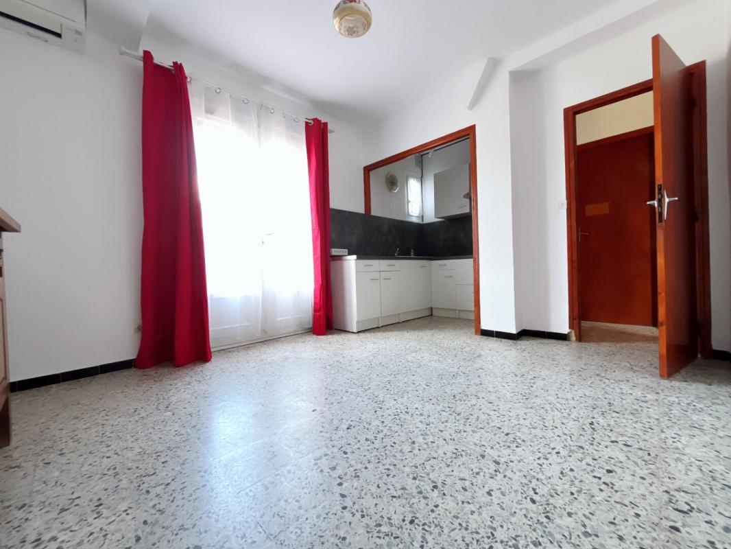 PEZILLA-LA-RIVIERE Charmante maison familiale en R+1 de 130 m² sur un terrain 3 faces de 310 m², possibilité de conserver 2 appartements 8