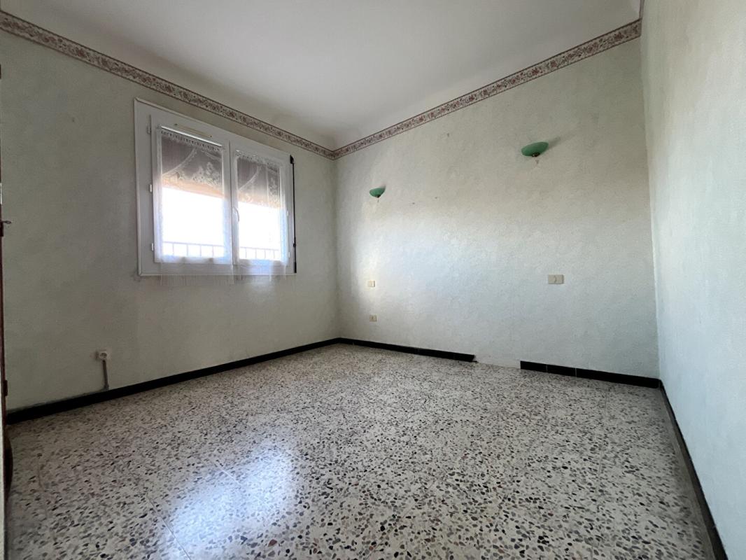 PEZILLA-LA-RIVIERE Charmante maison familiale en R+1 de 130 m² sur un terrain 3 faces de 310 m², possibilité de conserver 2 appartements 9