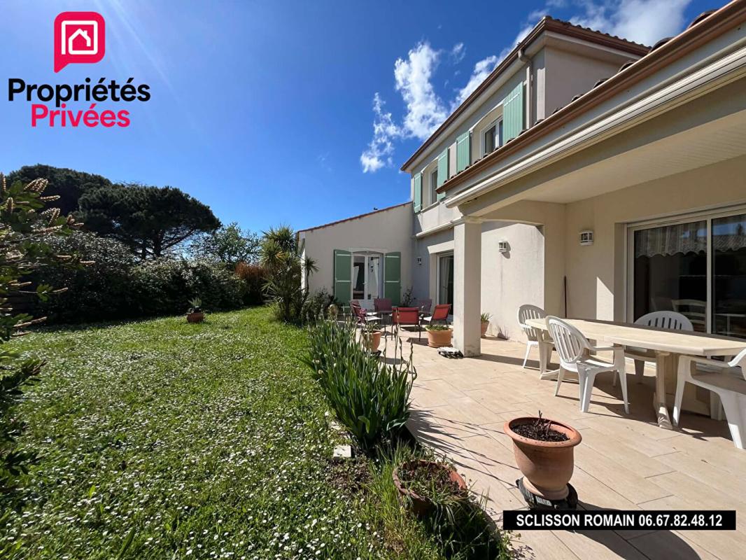 COZES Maison Cozes 7 pièces 181 m2 - 5 chambres - jardin - PRIX 410 760 HAI 12