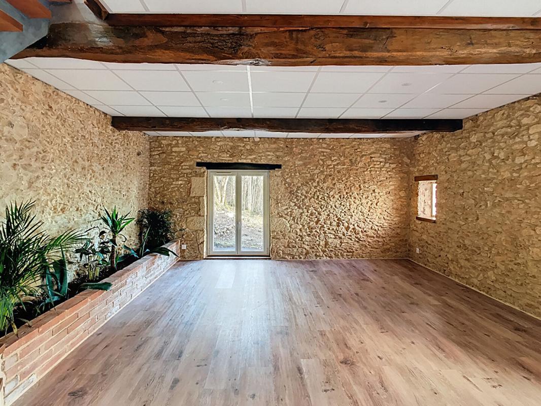 LE BUISSON-DE-CADOUIN Maison récemment rénovée avec 3 chambres 14