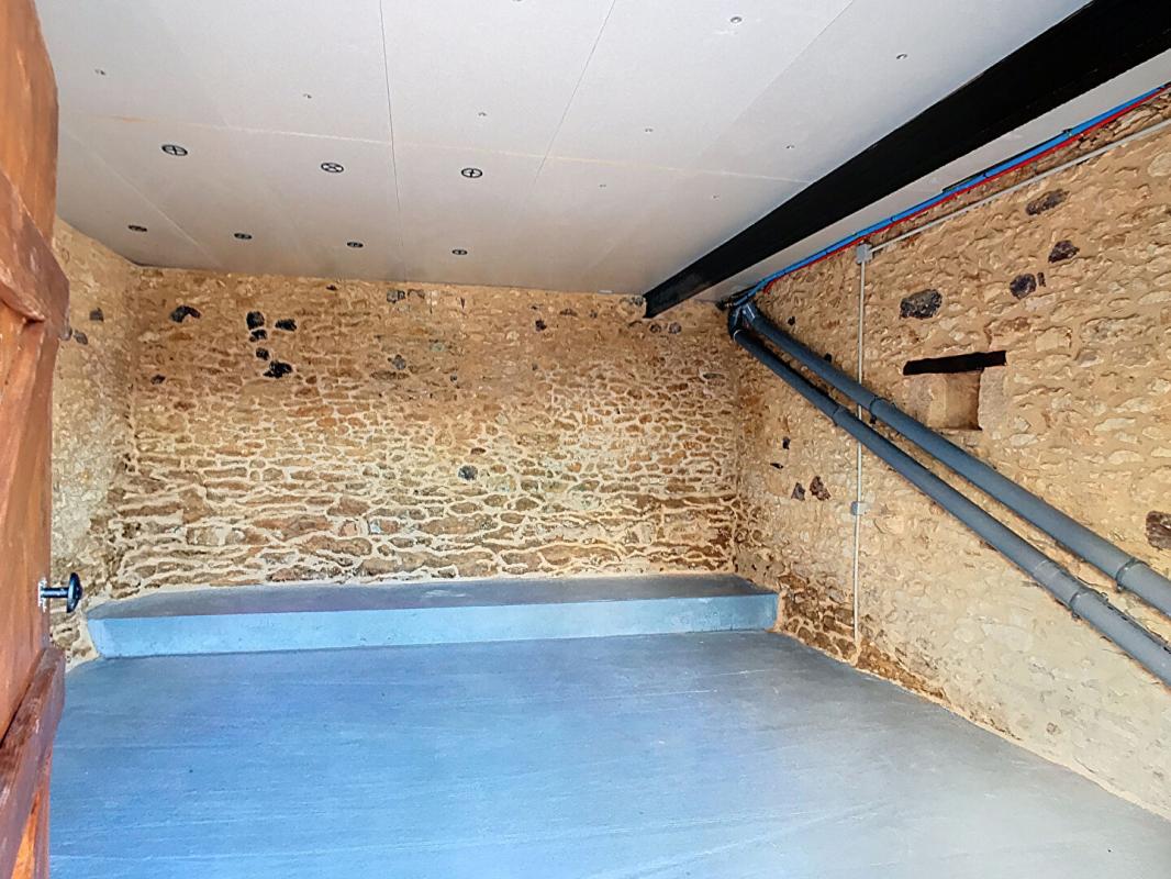 LE BUISSON-DE-CADOUIN Maison récemment rénovée avec 3 chambres 15