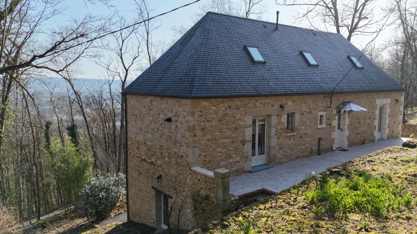 LE BUISSON-DE-CADOUIN Maison récemment rénovée avec 3 chambres 2