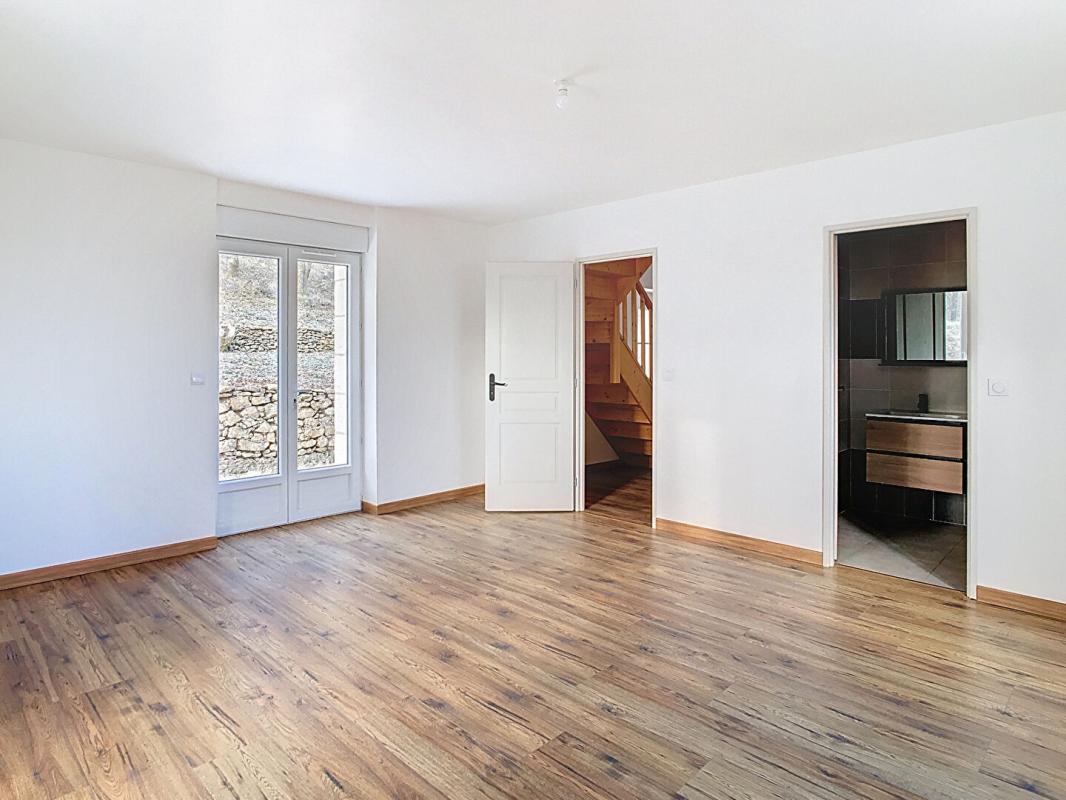 LE BUISSON-DE-CADOUIN Maison récemment rénovée avec 3 chambres 9