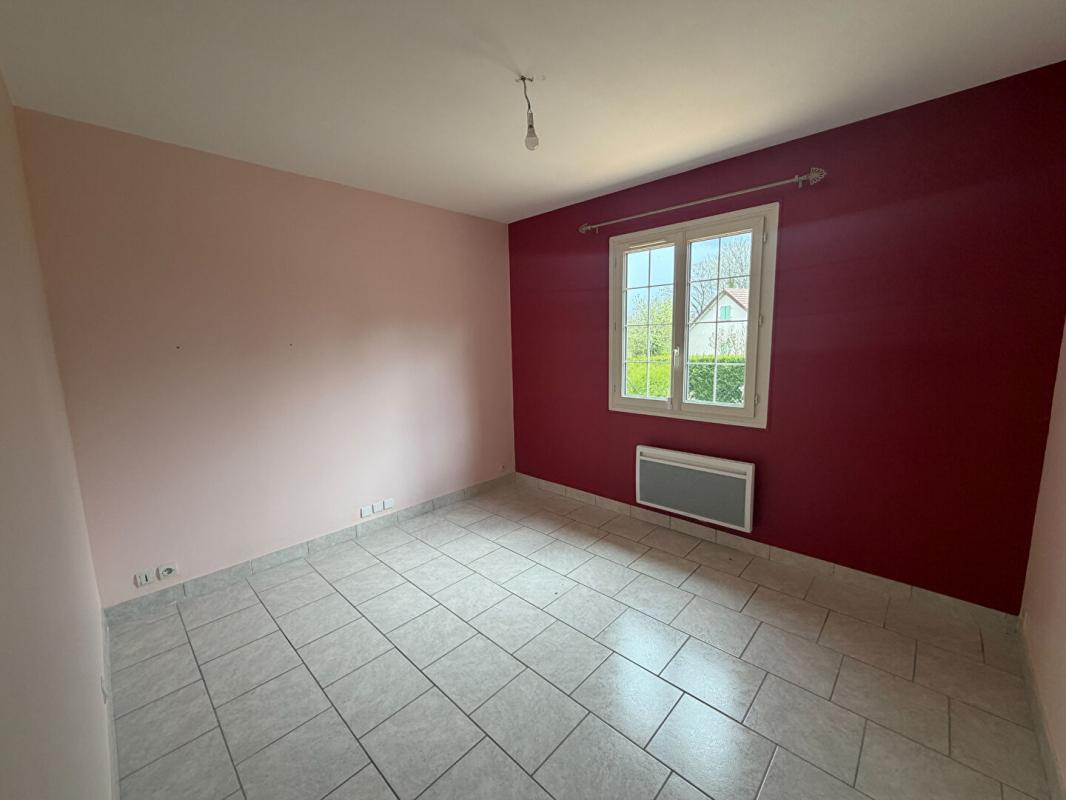 VARENNES-VAUZELLES Très joli pavillon sur sous sol dans un secteur calme de Varennes Vauzelles 13