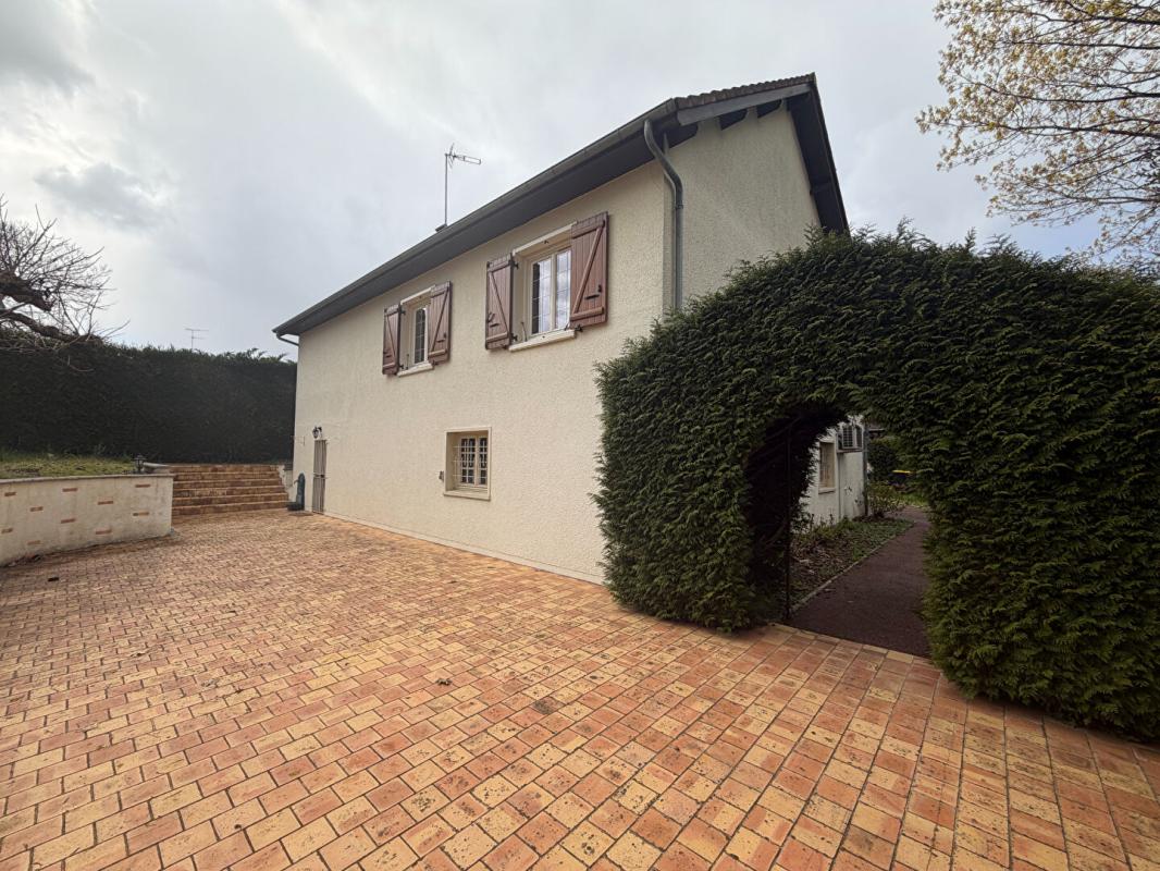 VARENNES-VAUZELLES Très joli pavillon sur sous sol dans un secteur calme de Varennes Vauzelles 4