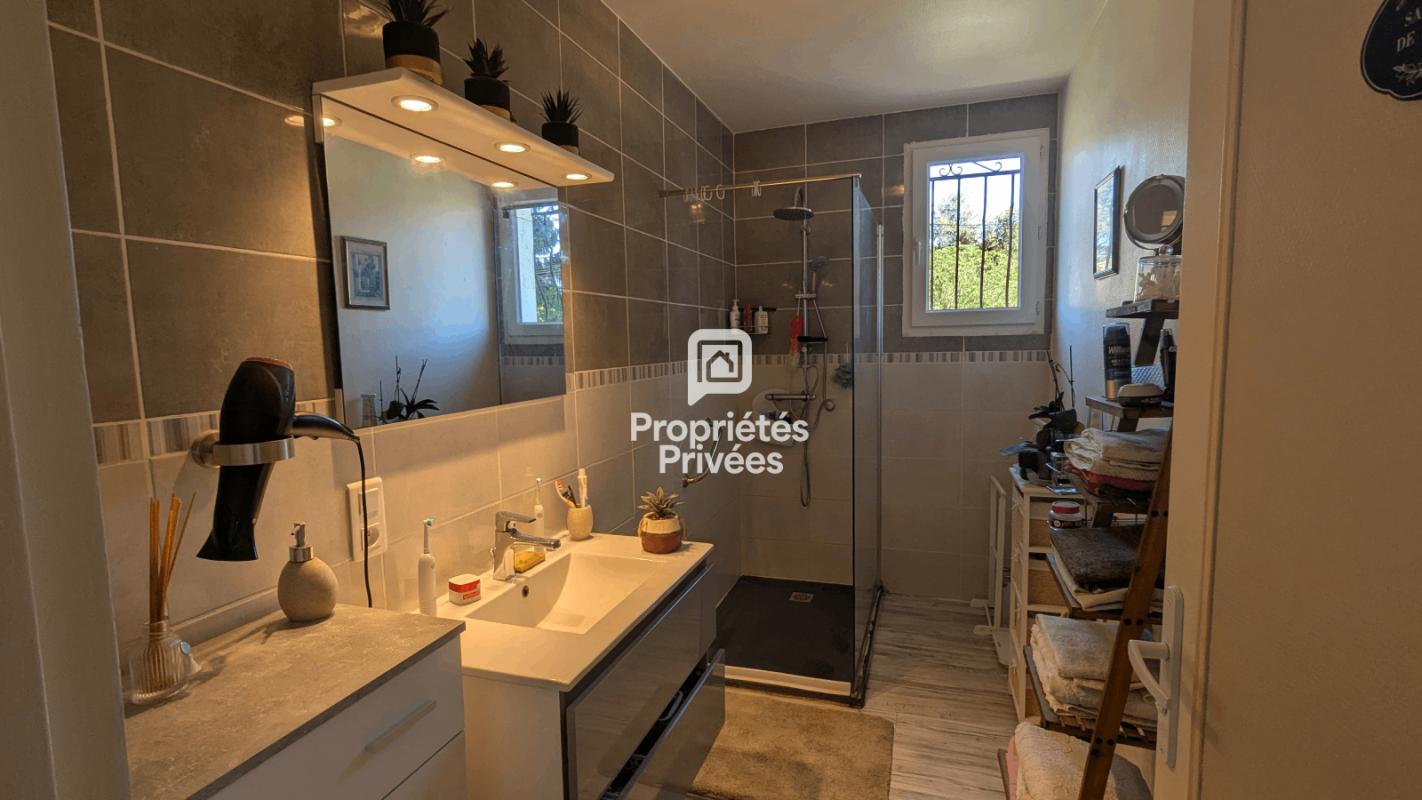 NONTRON NONTRON : Maison saine (DPE D), 100 m² habitables + Garage XXL de 41 m² ! 10