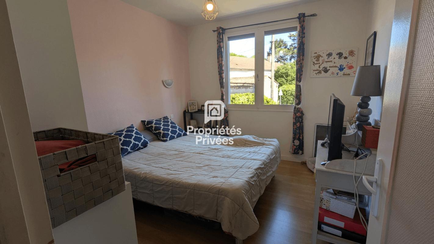 NONTRON NONTRON : Maison saine (DPE D), 100 m² habitables + Garage XXL de 41 m² ! 11