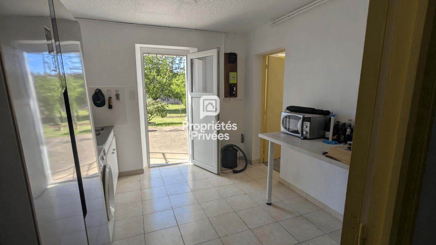 NONTRON NONTRON : Maison saine (DPE D), 100 m² habitables + Garage XXL de 41 m² ! 16