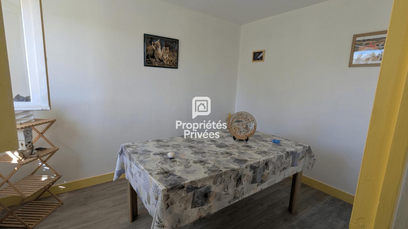 NONTRON NONTRON : Maison saine (DPE D), 100 m² habitables + Garage XXL de 41 m² ! 17