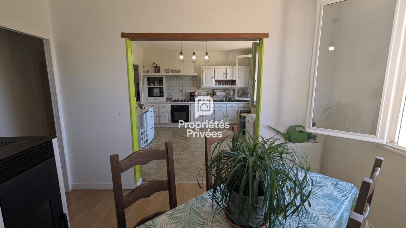 NONTRON NONTRON : Maison saine (DPE D), 100 m² habitables + Garage XXL de 41 m² ! 9