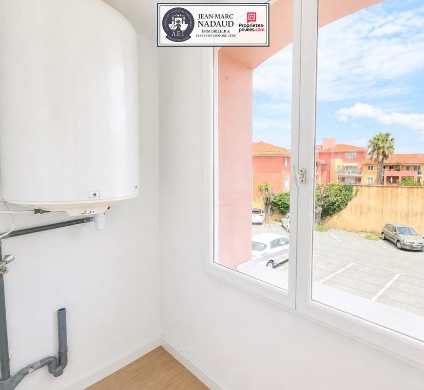 FREJUS 3 PIÈCES ENTIÈREMENT RÉNOVÉ + GARAGE + CAVE  EMPLACEMENT TOUT À PIED' 8
