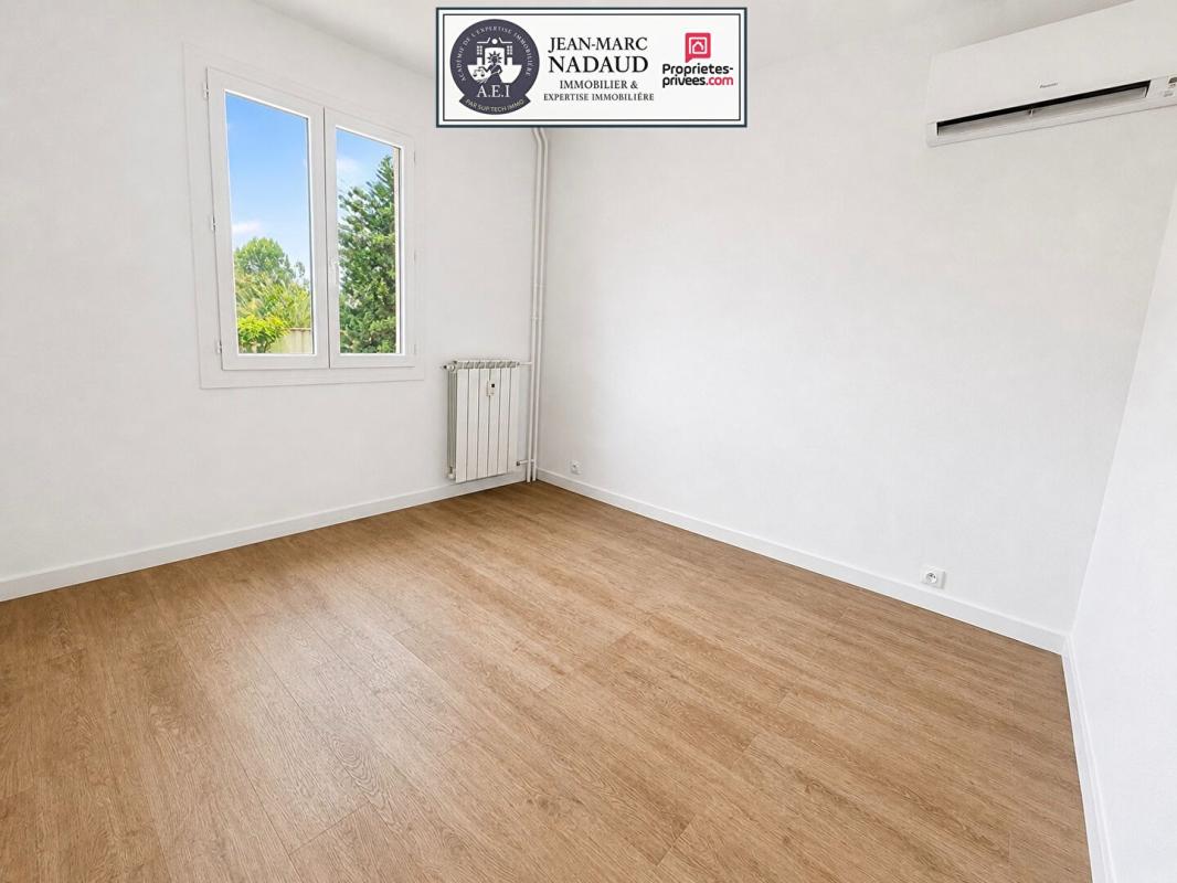 FREJUS 3 PIÈCES ENTIÈREMENT RÉNOVÉ + GARAGE + CAVE  EMPLACEMENT TOUT À PIED' 9