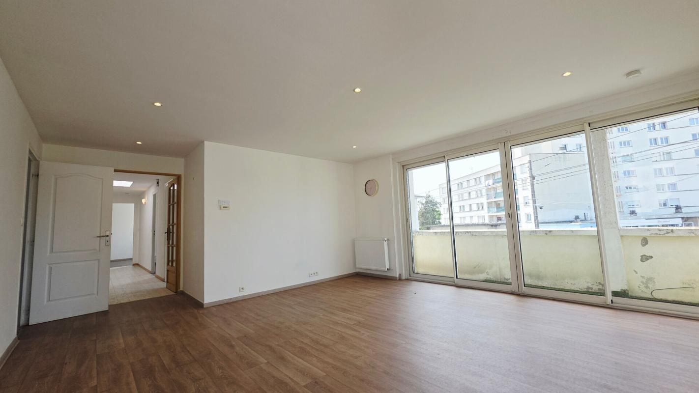 BOURGES BOURGES APPARTEMENT 88M² 3 CHAMBRES BALCON PARKING 1