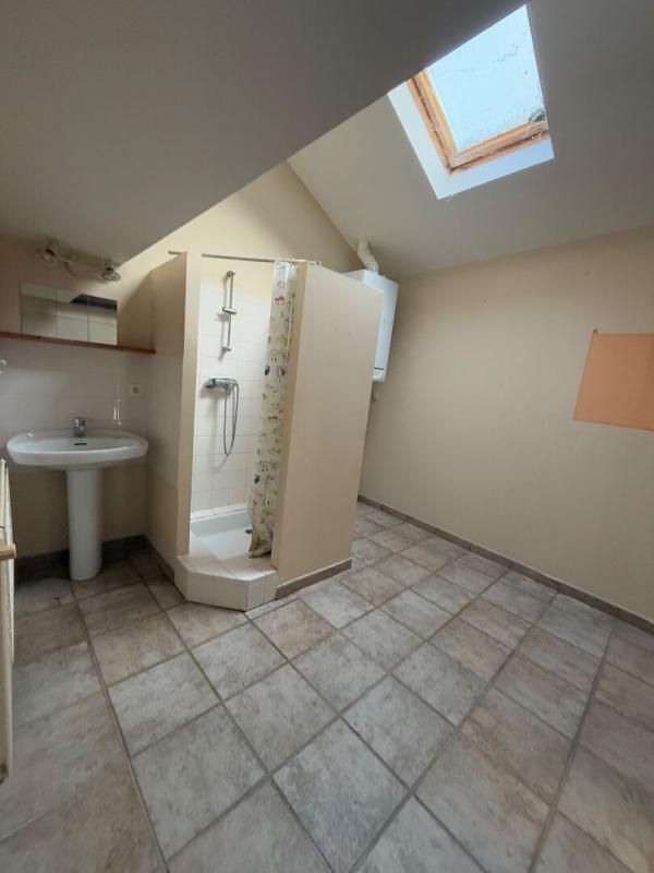 SAINT-EGREVE Maison à rénover sur St Egrève 10