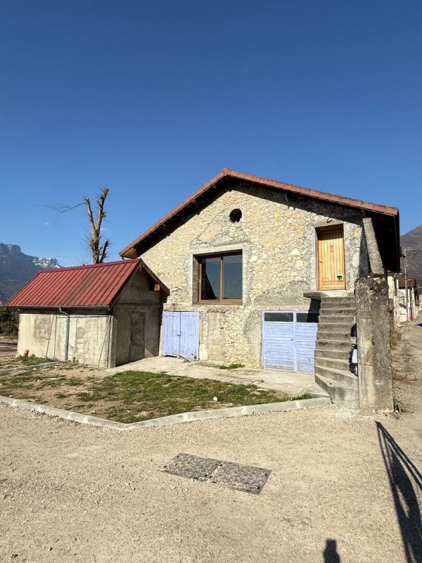 SAINT-EGREVE Maison à rénover sur St Egrève 3