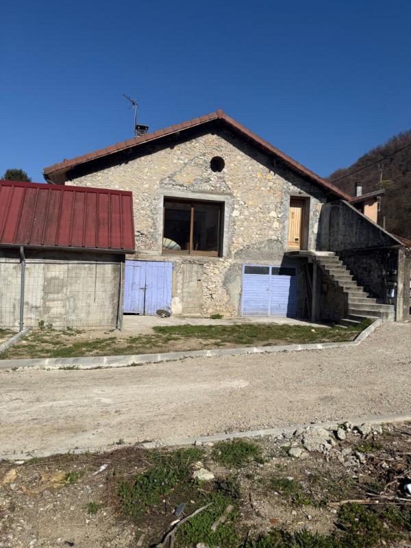 SAINT-EGREVE Maison à rénover sur St Egrève 4