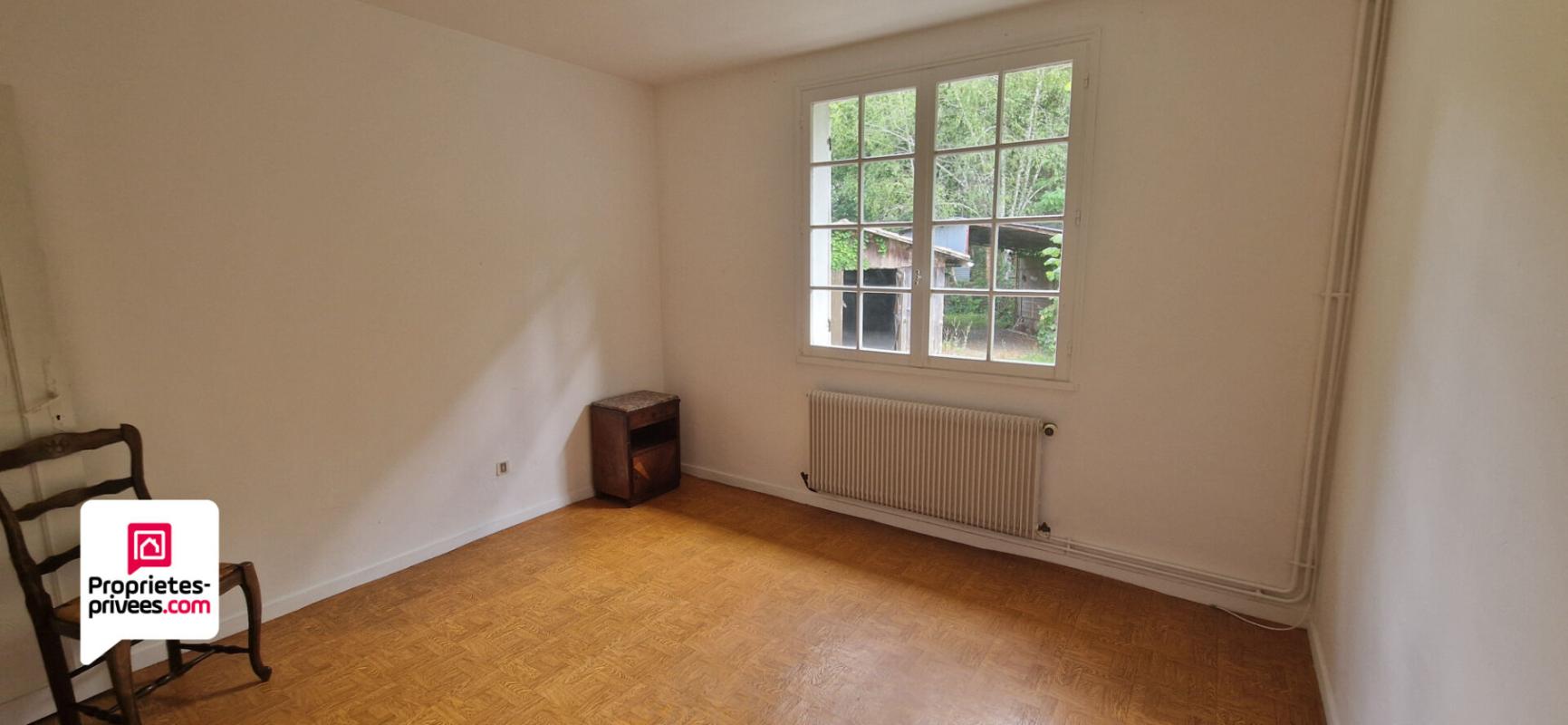 LANGON Maison de plain-pied de 120m² - 3 chambres - Garage - Dépendances - Terrain arboré de 2070m² 6