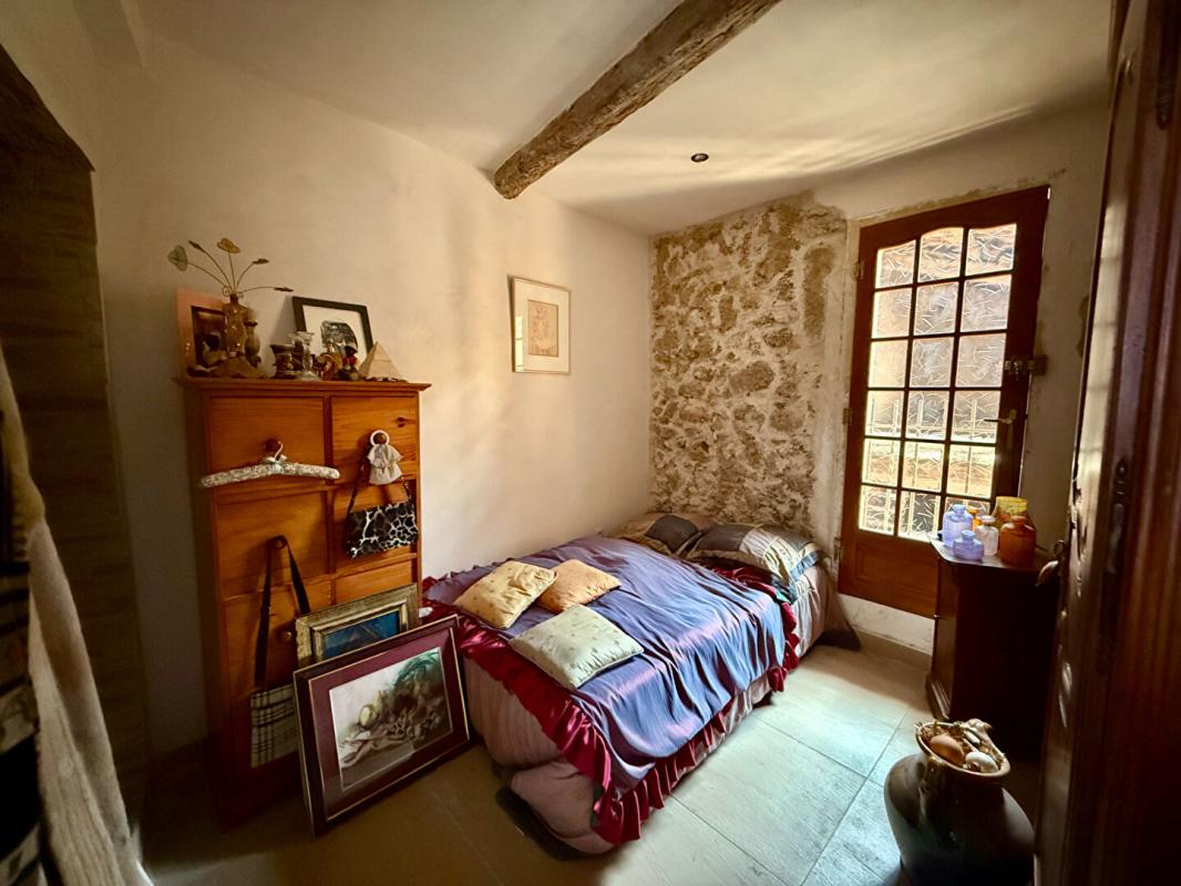 PUISSERGUIER Maison avec appartement, garage et cour à Puisserguier 12