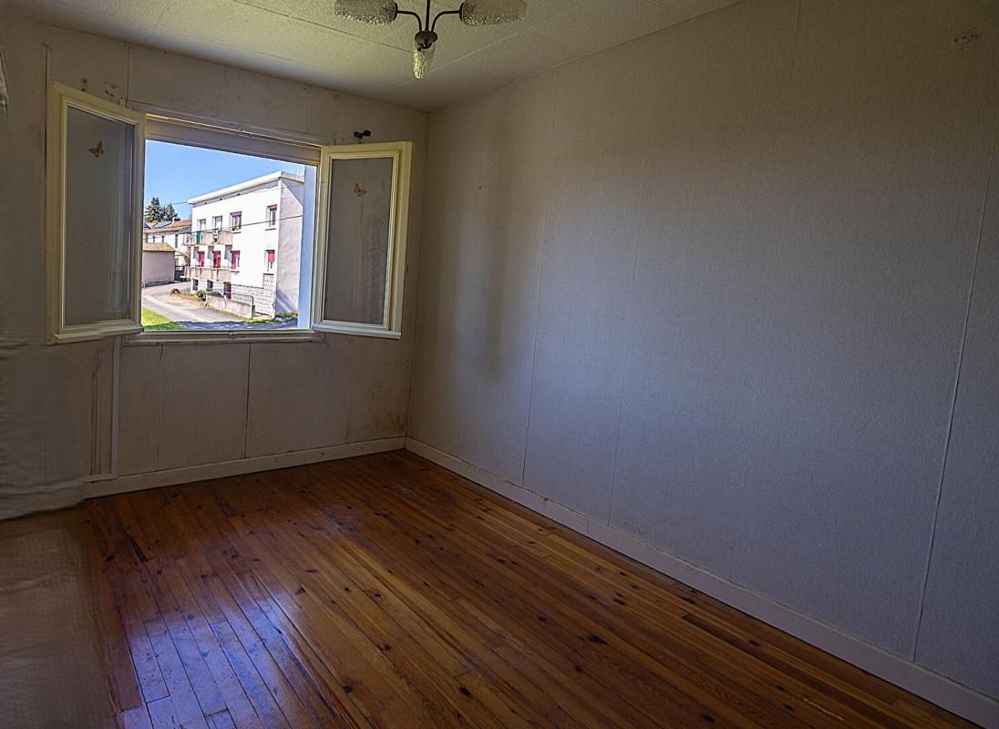 PANISSIERES Appartement T4 avec vue et extérieur commun de 194 m² 13