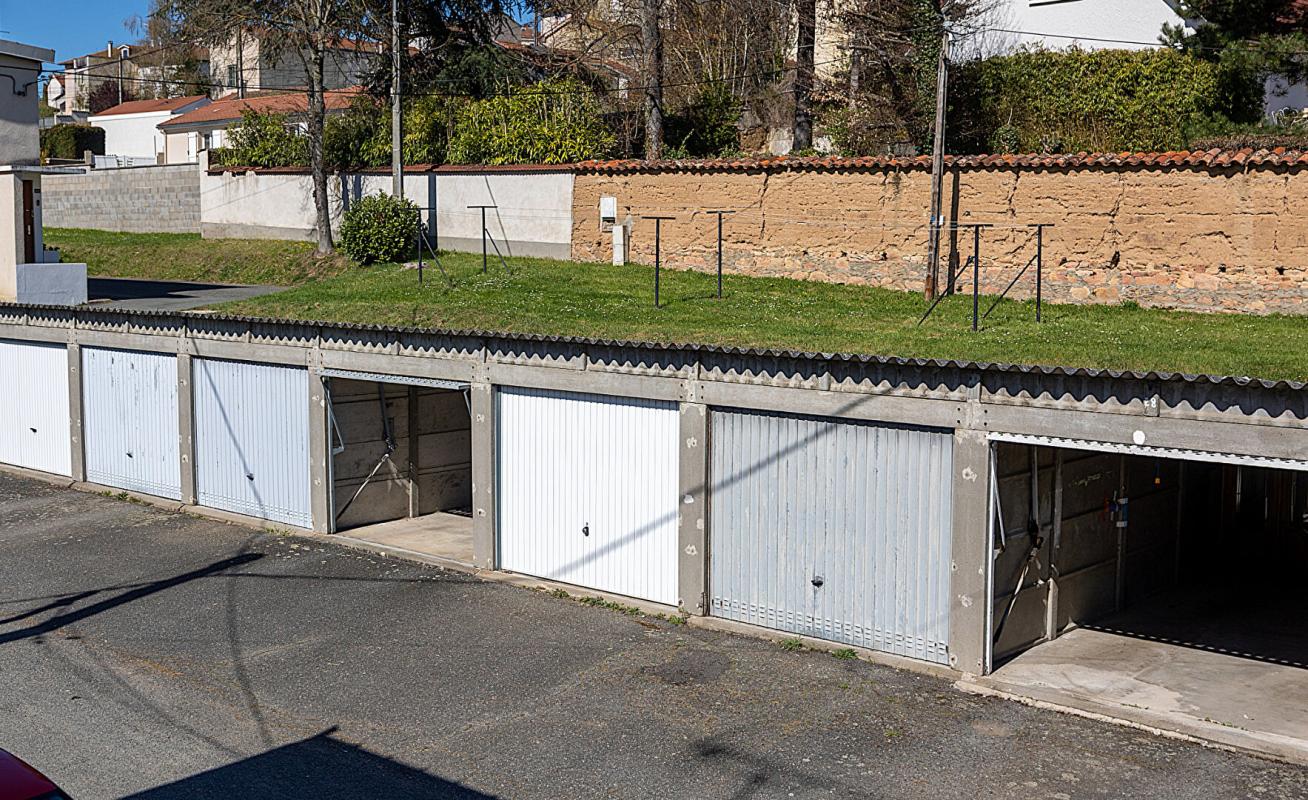 PANISSIERES Appartement T4 avec vue et extérieur commun de 194 m² 16