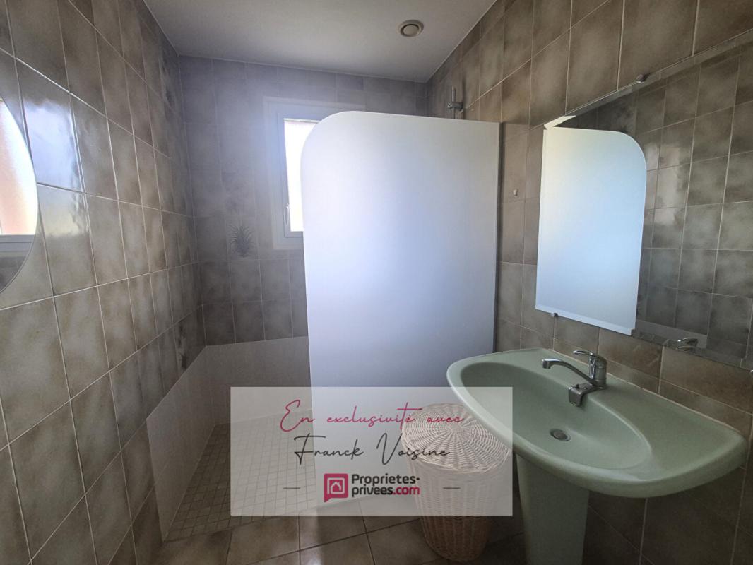 SAINT-MICHEL-MONT-MERCURE A VENDRE en Exclusivité à Saint Michel Mont Mercure, maison de 106 m2 env avec 3 chambres sur une parcelle de 2100 m2 env 6