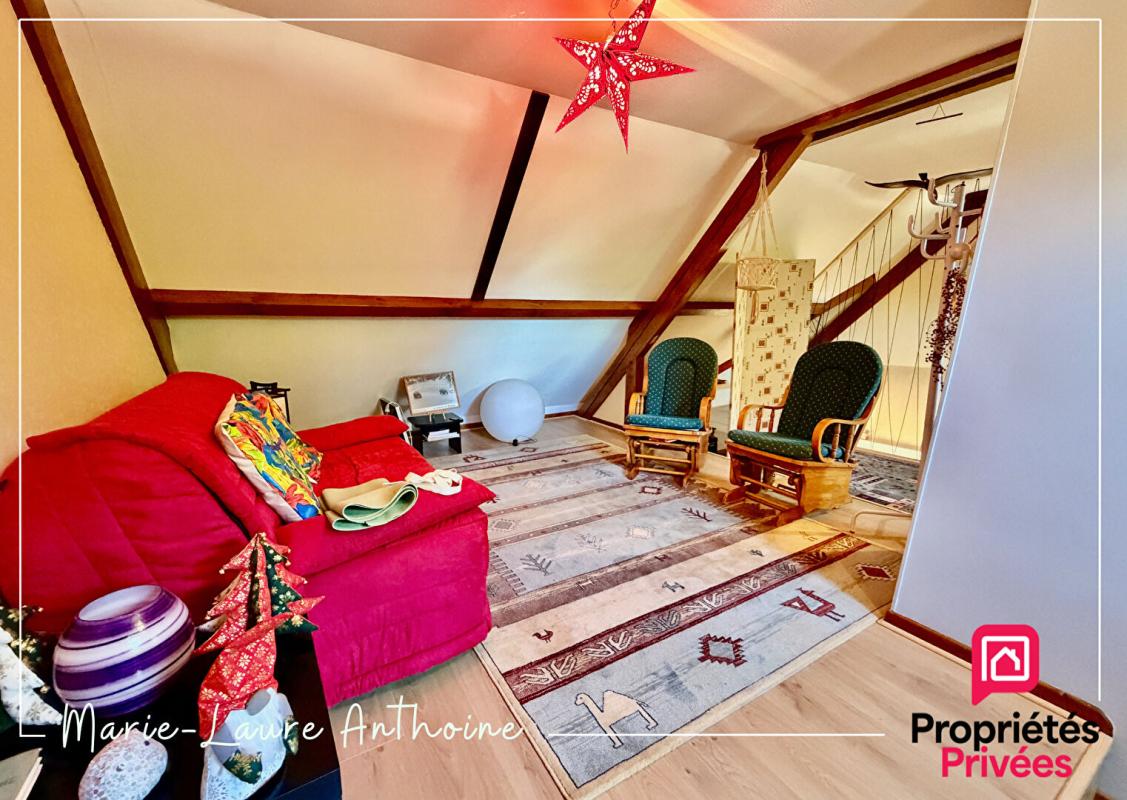 PIERRE-DE-BRESSE Maison Pierre-de-bresse 5 pièce(s) 188m2 14