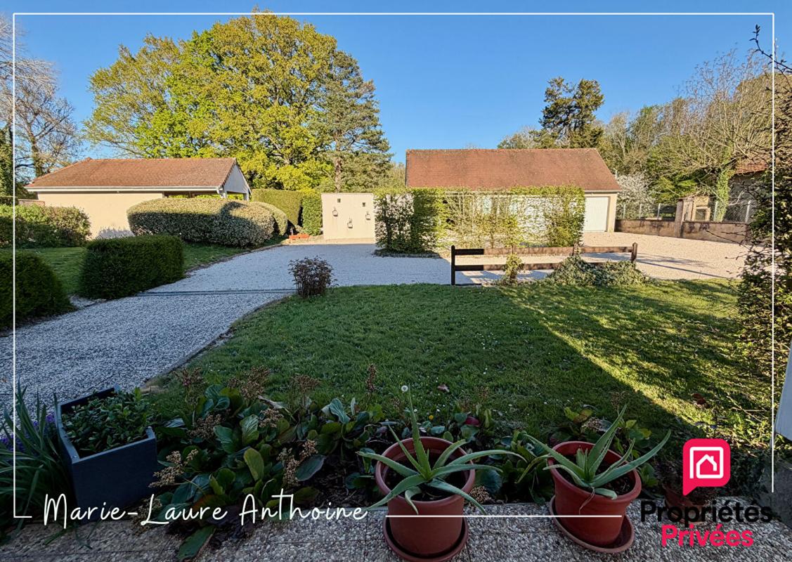 PIERRE-DE-BRESSE Maison Pierre-de-bresse 5 pièce(s) 188m2 17