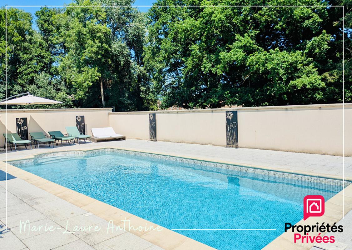 PIERRE-DE-BRESSE Maison Pierre-de-bresse 5 pièce(s) 188m2 3