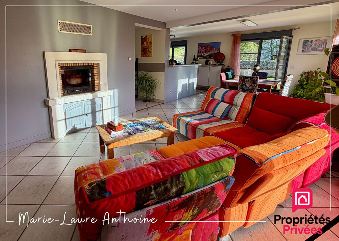 PIERRE-DE-BRESSE Maison Pierre-de-bresse 5 pièce(s) 188m2 7