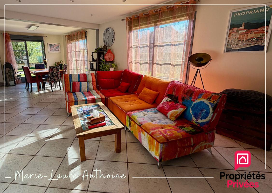 PIERRE-DE-BRESSE Maison Pierre-de-bresse 5 pièce(s) 188m2 8