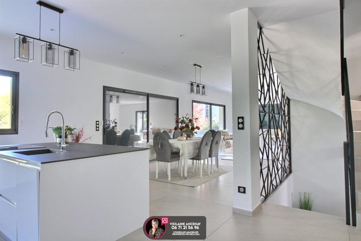 CHAMBERY Villa contemporaine avec vue, à deux pas du centre de Chambéry 7