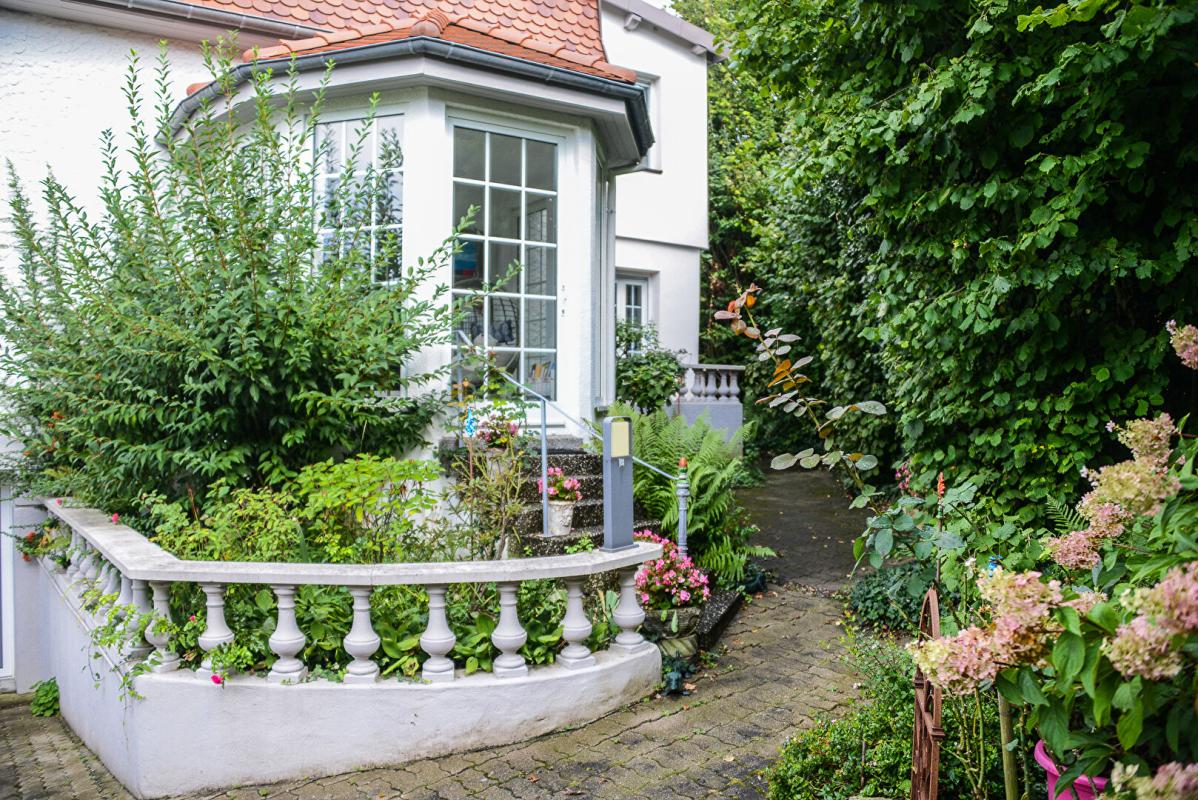 RIXHEIM Rixheim, Exclusivité, magnifique maison de maître de 245 m2, entièrement rénovée, sur un parc de 1600 m2 3