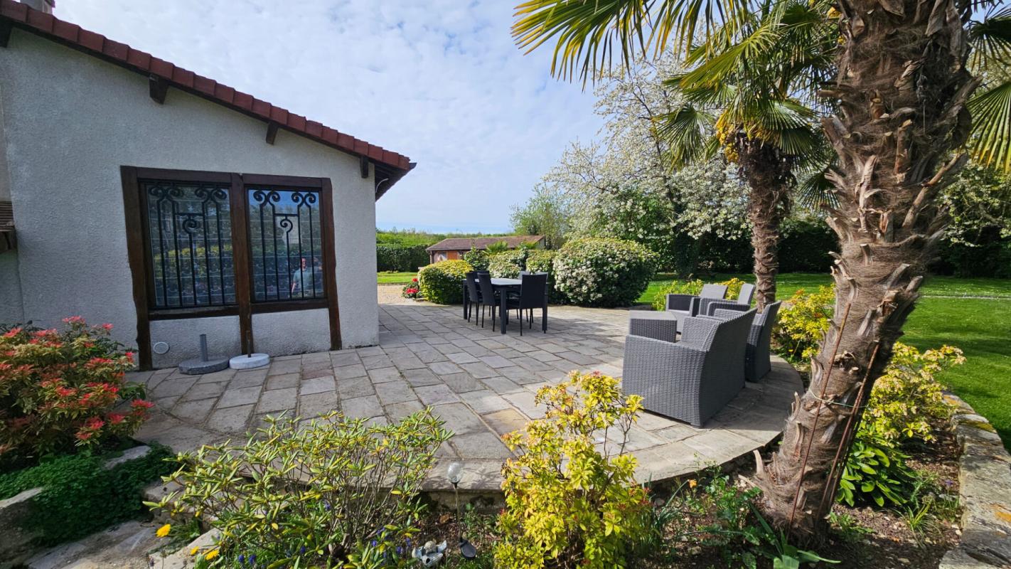 HOUDAN Houdan 1 mn / Maison familiale et lumineuse / 5 chambres 16