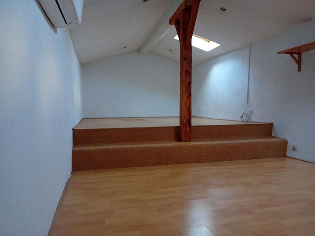 SAINT-BEAUZILE Maison 6 pièces 106m² piscine 16