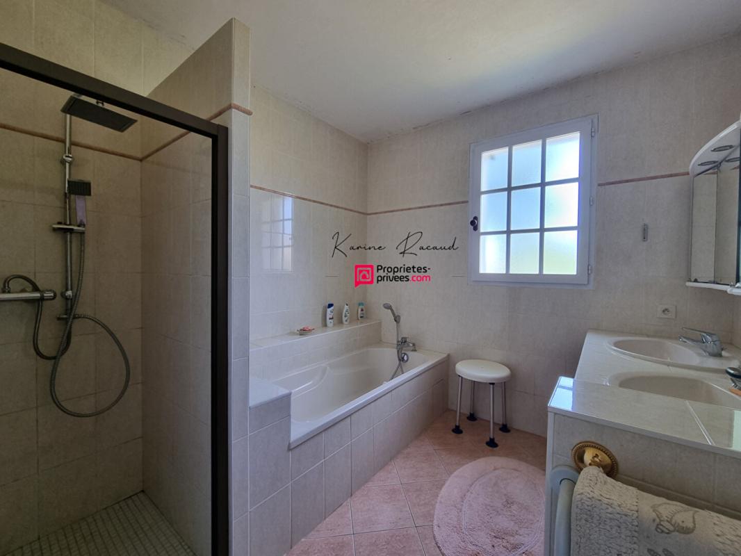 FOUGERE Maison Fougeré 7 pièce(s) 174 m2 , piscine 11