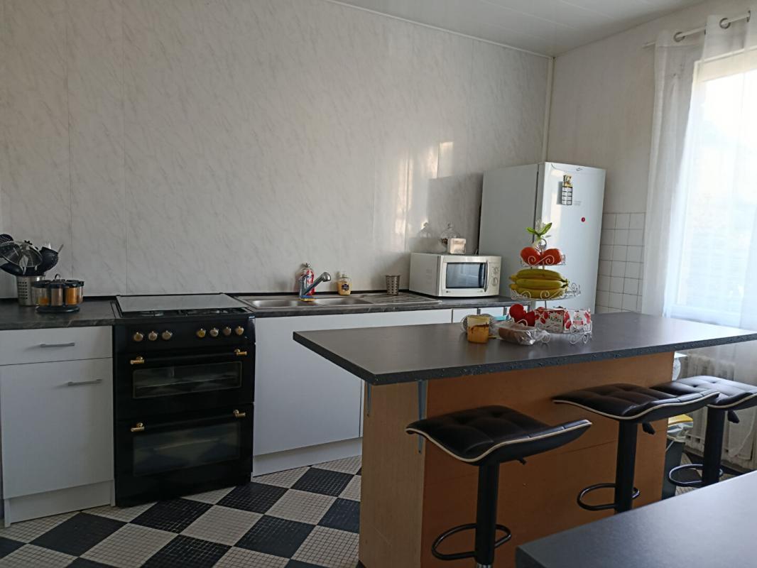 CARHAIX-PLOUGUER maison 116 M2 '4 chambres 3