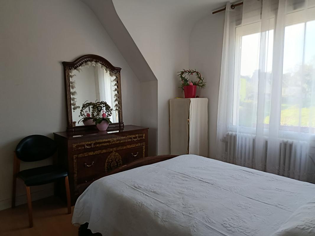 CARHAIX-PLOUGUER maison 116 M2 '4 chambres 8